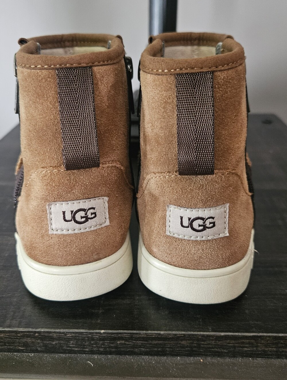 UGG Kids Tan Suede Double Zip-Closure Ankle Sneakers Sz 2 Cool Kid